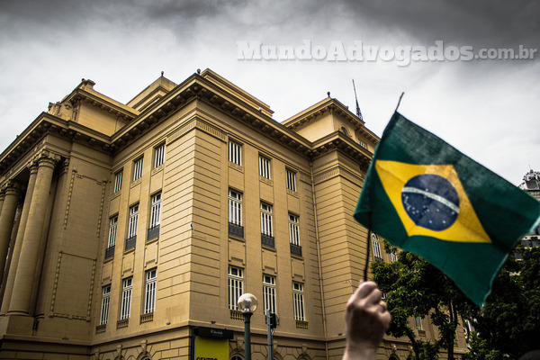 Quais serviços jurídicos busca o brasileiro?