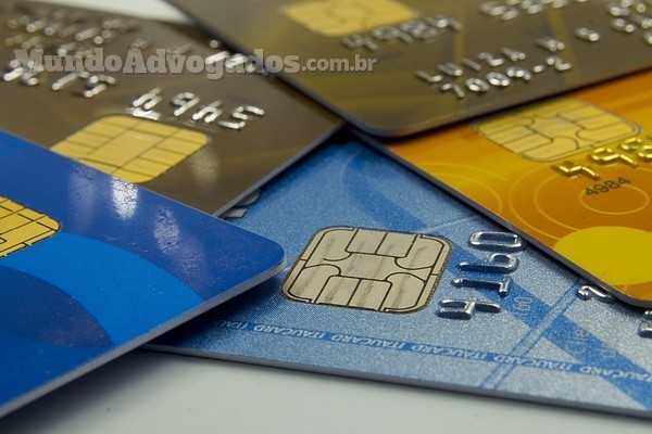 Envio do cartão de crédito não solicitado é prática abusiva