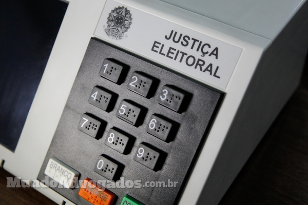 O que acontece com que não vota e não justifica