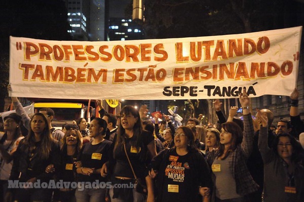 Manifestações pacíficas no Rio terminaram em quebra-quebra e repressão policial