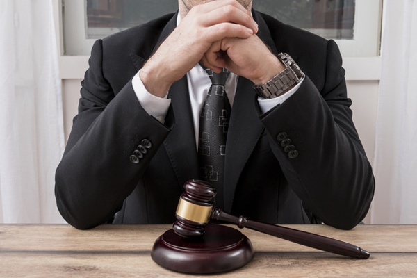 Por que sua empresa precisa ter um advogado?