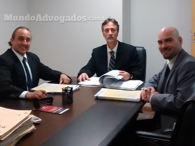 Reunião com Advogados Associados