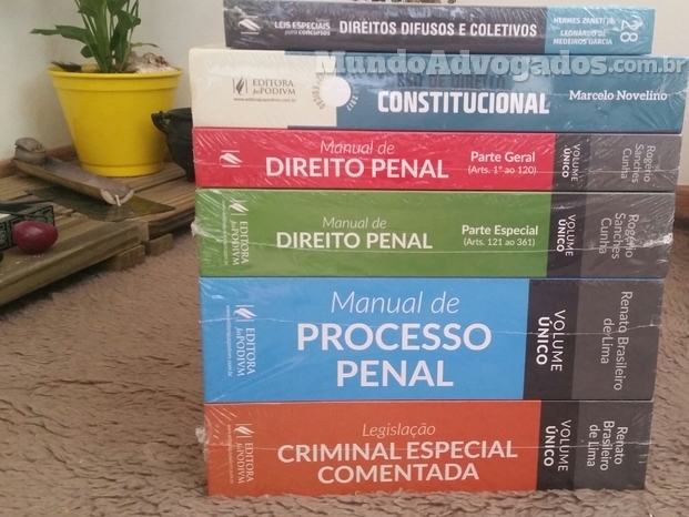 Estudos e atualização sempre. Amor pelos livros. 